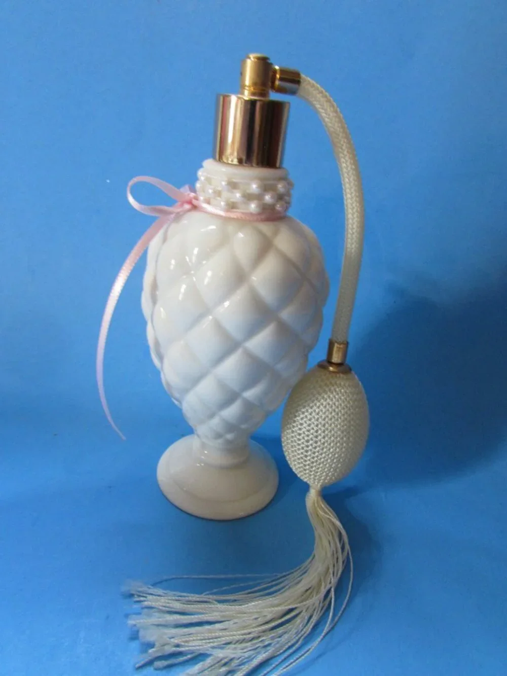 Avon pretty piece
